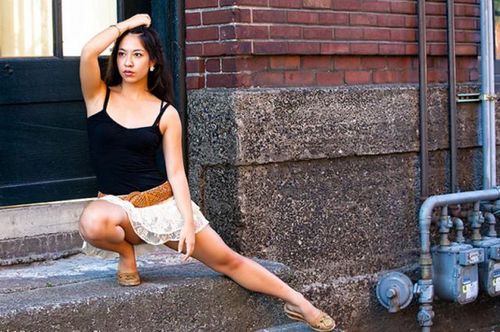 不自然なポーズ09