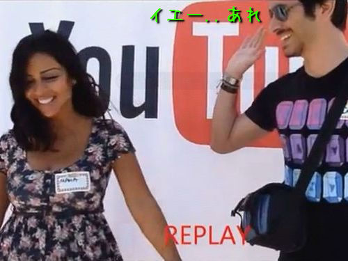 ハイタッチで空振り