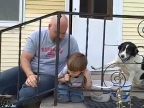 頭が抜けなくなった子供03