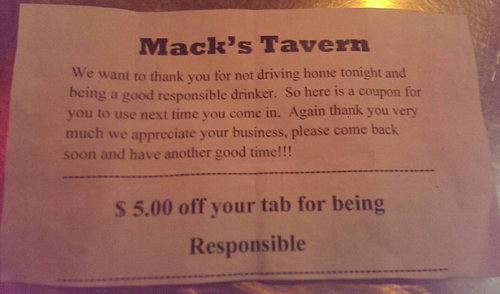 バーで車を停めたら01