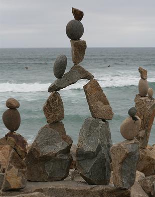 石や岩を見事なバランスで積み上げたアート11