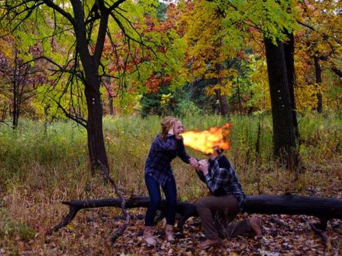 森の中で自動撮影にしてプロポーズ08