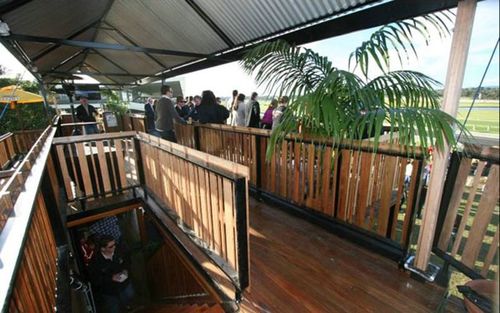 トレーラーがバーに変身12