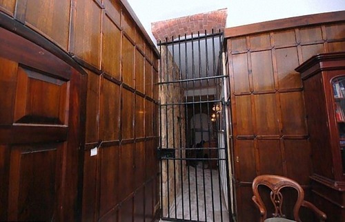 イギリスの旧警察署が売りに出させる08