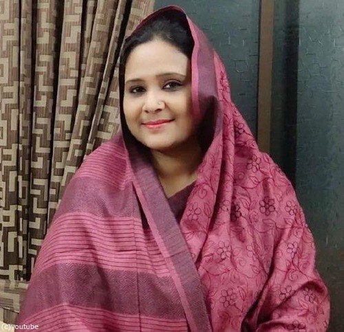 バングラデシュの女性議員、大学の試験で替え玉03