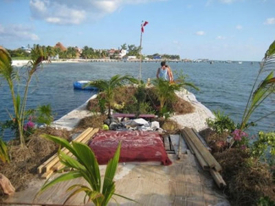 ペットボトルの島07