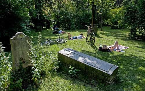 墓場のマナーガイド02