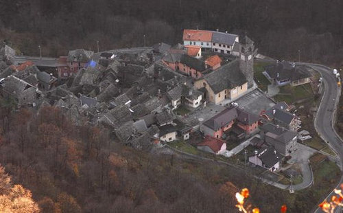 ミラー反射で天気にする村01
