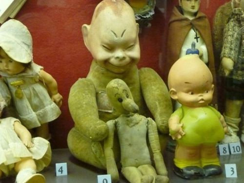 怖い子供のおもちゃ00