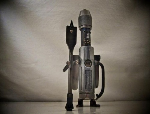 工具を溶接したアート00