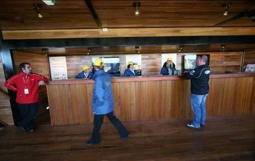 トレーラーがバーに変身09