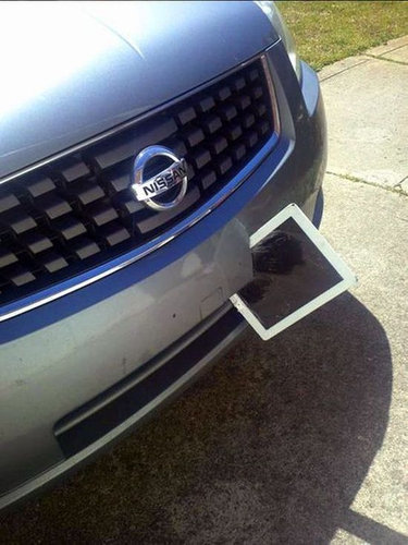 バンパーに刺さった02