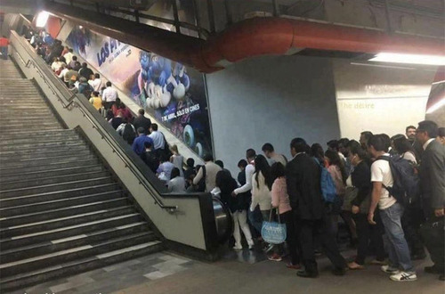 きっとコンクリートの階段は故障中01