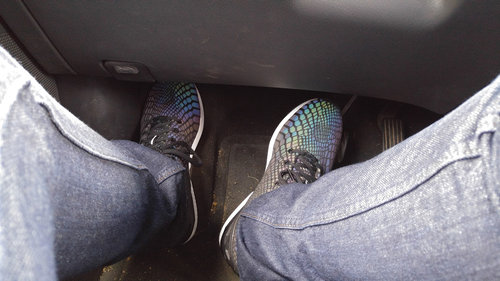 黒い靴に光を当てると03