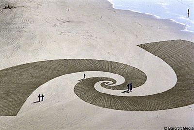 砂浜に描いた5kmに及ぶ巨大なアート03