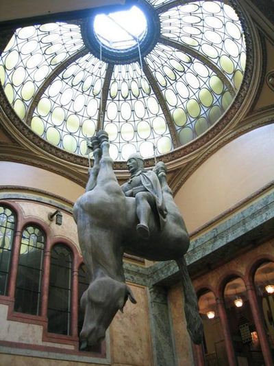 03.Riding on a upside down horse(逆さま馬)