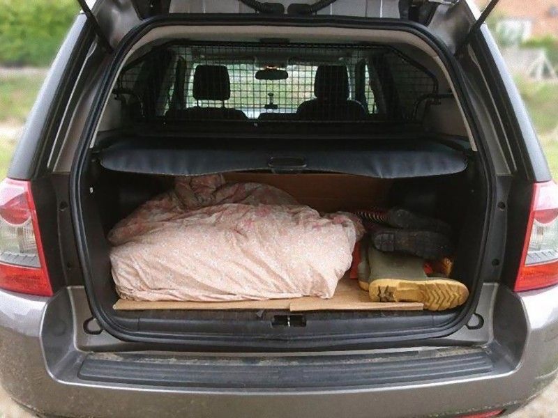 イギリスで 車に死体が積まれてるかも と通報があり警官が確認すると にっこり笑う結果に らばq イギリスで 車に死体が積まれてるかも と通報があり警官が確認すると にっこり笑う結果に らばq