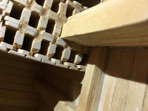 アイスキャンディのスティックで作られたギター05