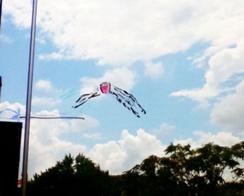 窓ガラスに落書き02