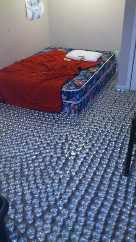 ルームメートにされたいたずら01