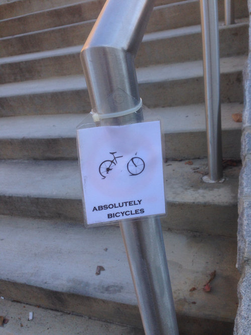 太陽と張り紙01