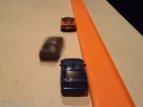 ミニカーで縦列駐車