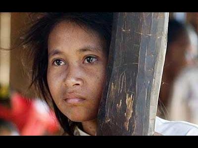 ジャングルで育った女性00