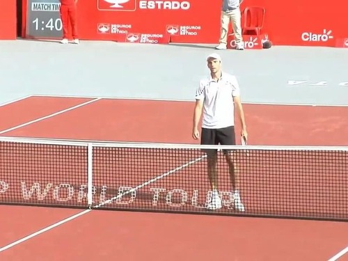 テニスの試合終了後に選手がイスを持ってきた理由03