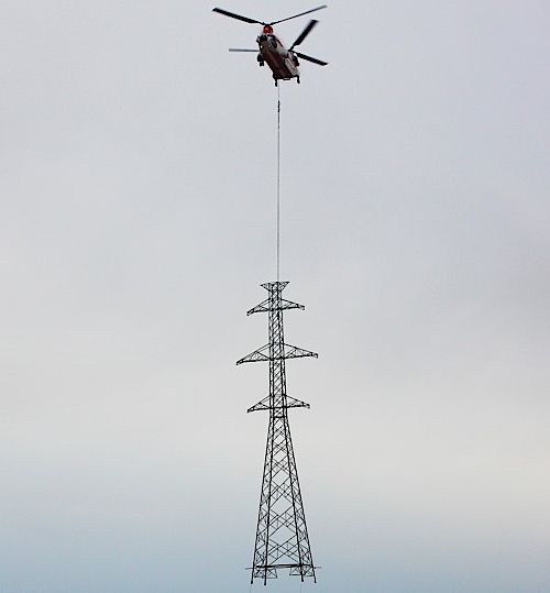 鉄塔の設置風景02