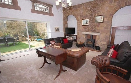 イギリスの旧警察署が売りに出させる04