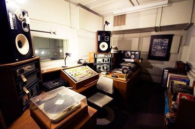 �����åȥ��ɤ���̩�γ˥����륿��18