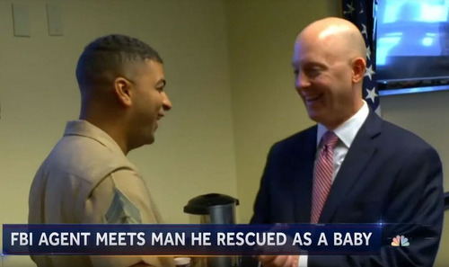 引退のFBI捜査官にサプライズ01