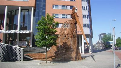 29.iron woman(鉄の女像)