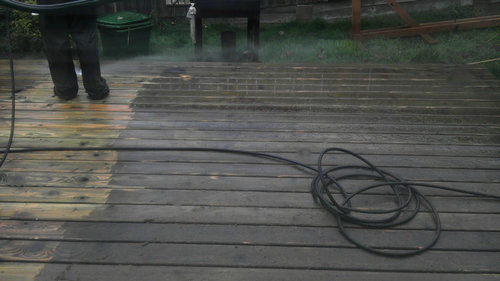 ビルを高圧洗浄機で掃除04