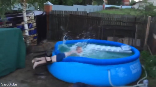 プールへの飛び込みはフォームが全て05