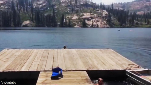 海に飛び込まない少女08