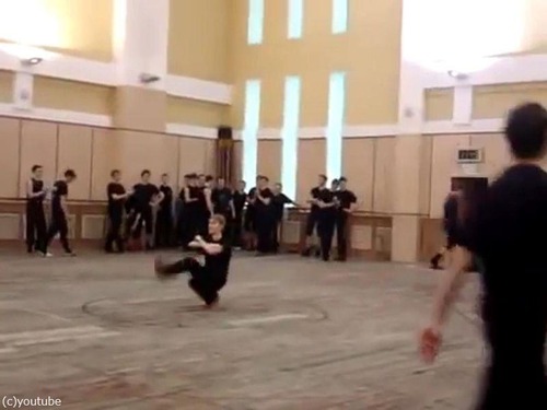 ��Ⱦ�Ȥ�����ư���ʤ������å�����01