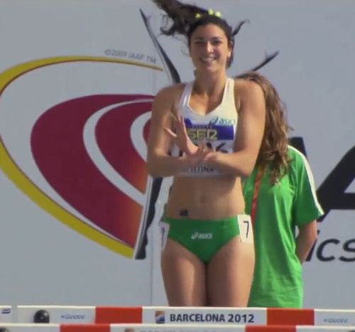 ハードル女子選手のセクシーダンス02