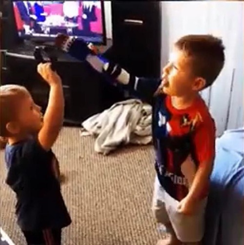 3Dプリンターで息子の義手を作るパパ06