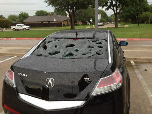 竜巻でトレーラーが飛ぶ03