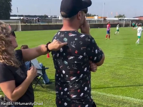 盲目のパパが息子のサッカーの試合を「触覚手話」で観戦