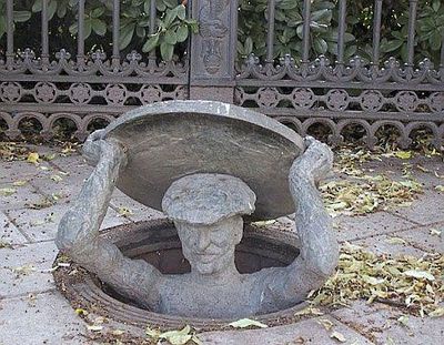 24.Manhall man(マンホール男)