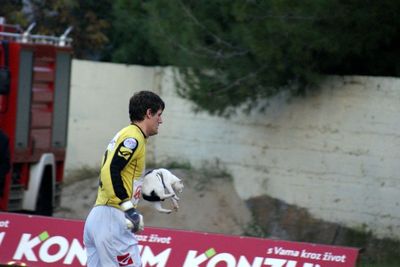 猫を助けたキーパー04