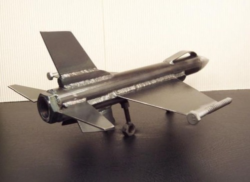 工具を溶接したアート02