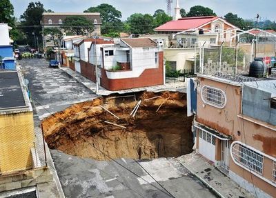 グアテマラに大穴02