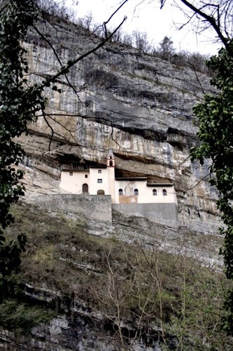 サン・コロンバーノ岩窟教会02