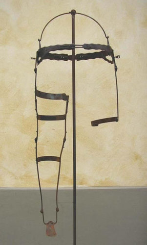 昔の義手・義足14