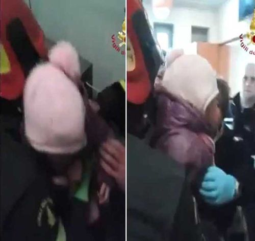 2歳児が銀行の金庫に入り込む03