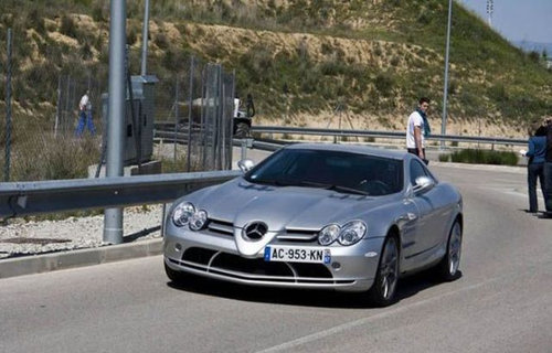 サッカーのスーパースターたちの車10