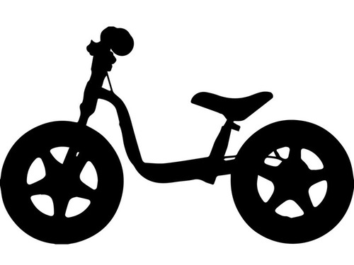 ペダルなしの子供の自転車レース